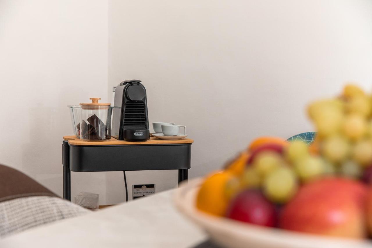 Casa Dei Visionari Apartment Bari Ngoại thất bức ảnh